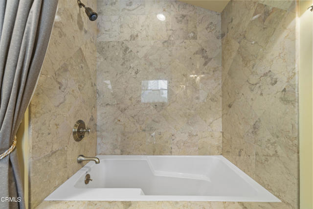 MLS #V1-32547 image #28