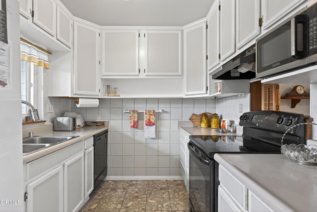 MLS #V1-32583 image #18