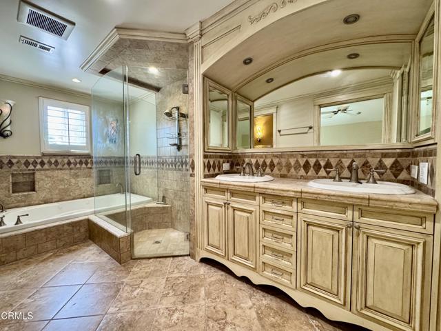 MLS #V1-32585 image #16