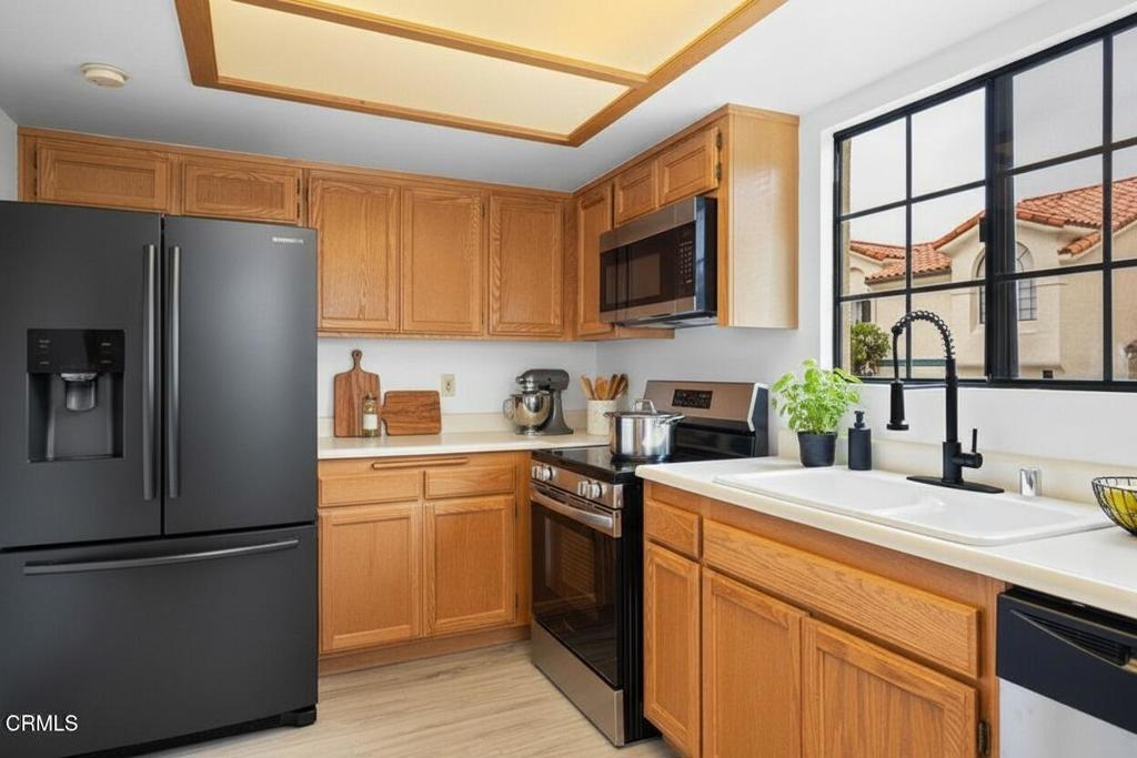 MLS #V1-32593 image #6