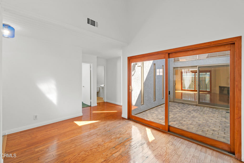 MLS #V1-32632 image #9