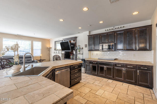 MLS #V1-32340 image #20