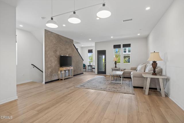 MLS #V1-32847 image #20