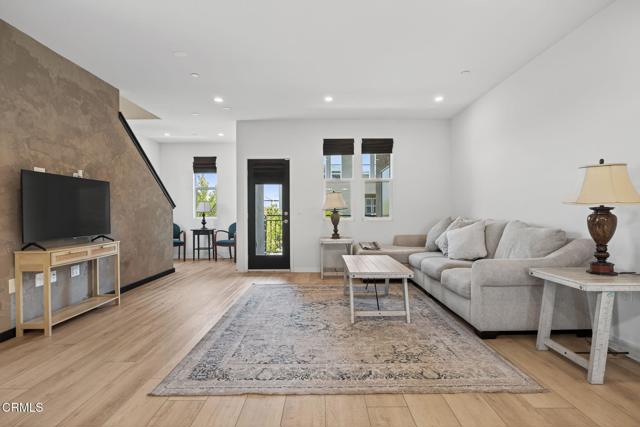 MLS #V1-32847 image #3