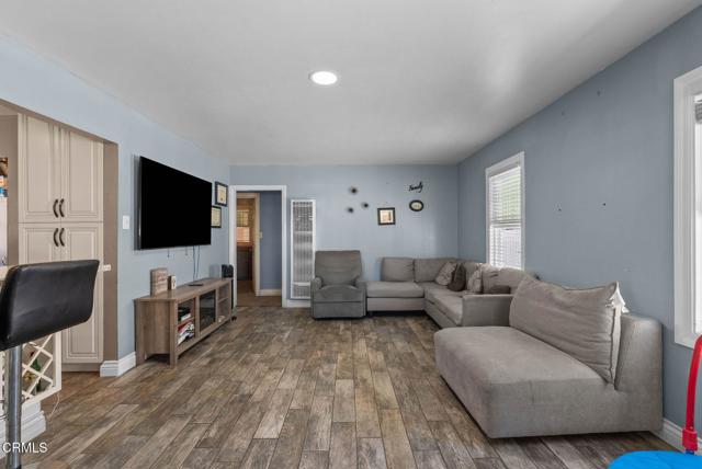 MLS #V1-32869 image #6