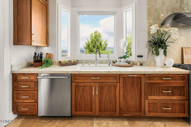 MLS #V1-32891 image #25