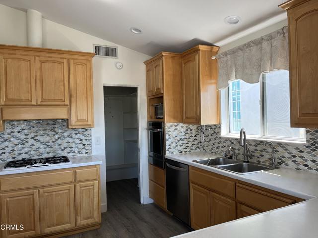 MLS #V1-32957 image #10