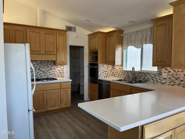 MLS #V1-32957 image #11