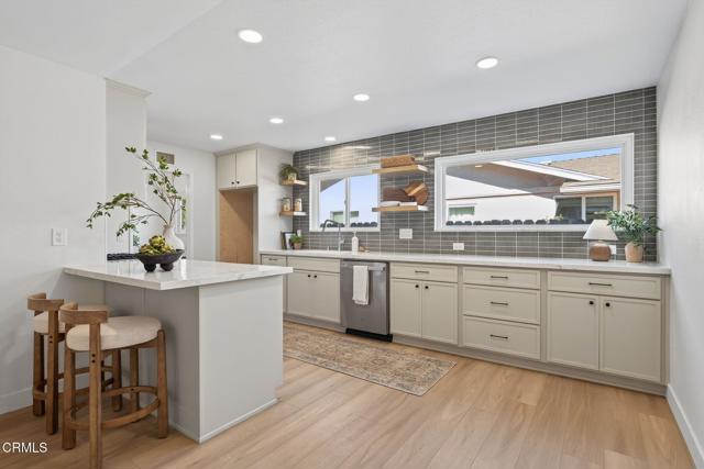 MLS #V1-33007 image #6