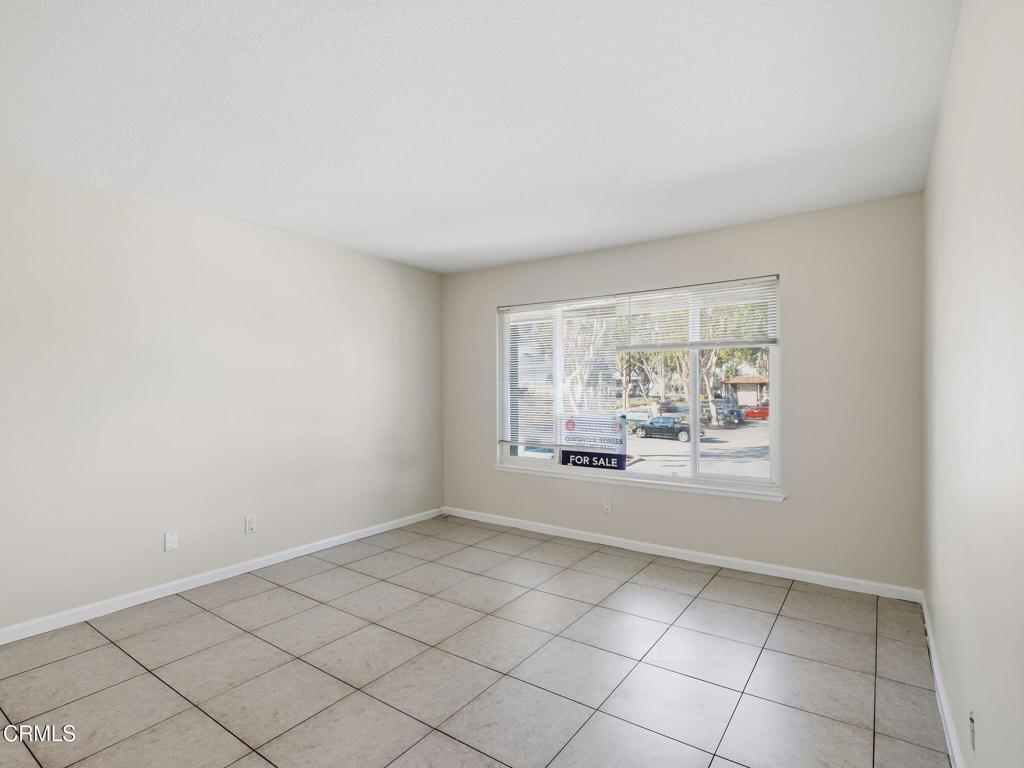 MLS #V1-33008 image #2