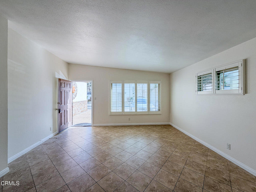 MLS #V1-33011 image #4