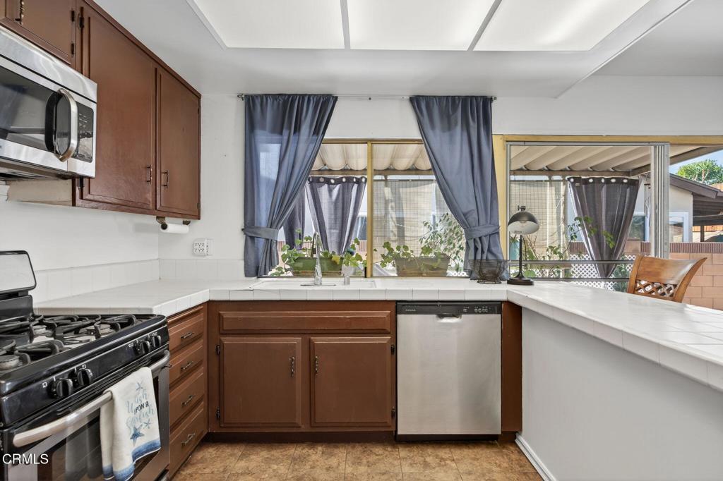 MLS #V1-33021 image #3