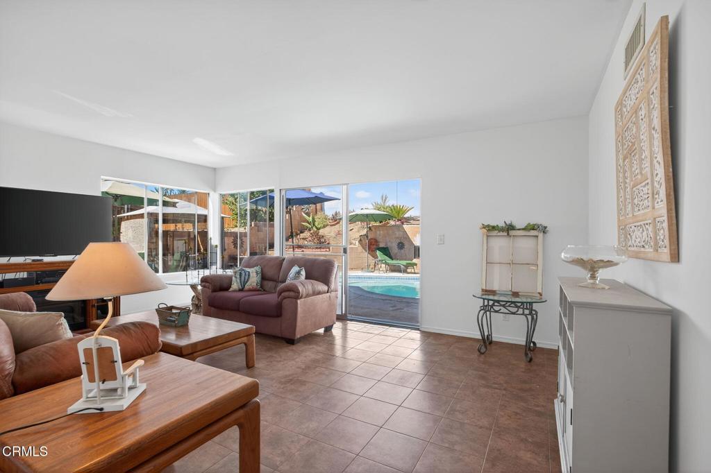 MLS #V1-33021 image #9