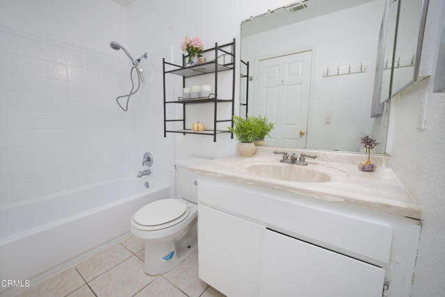 MLS #V1-33025 image #10