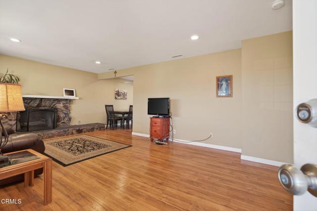 MLS #V1-33029 image #7