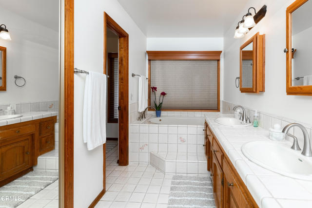 MLS #V1-33041 image #28