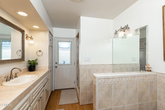 MLS #V1-33041 image #38