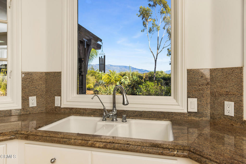 MLS #V1-33043 image #6