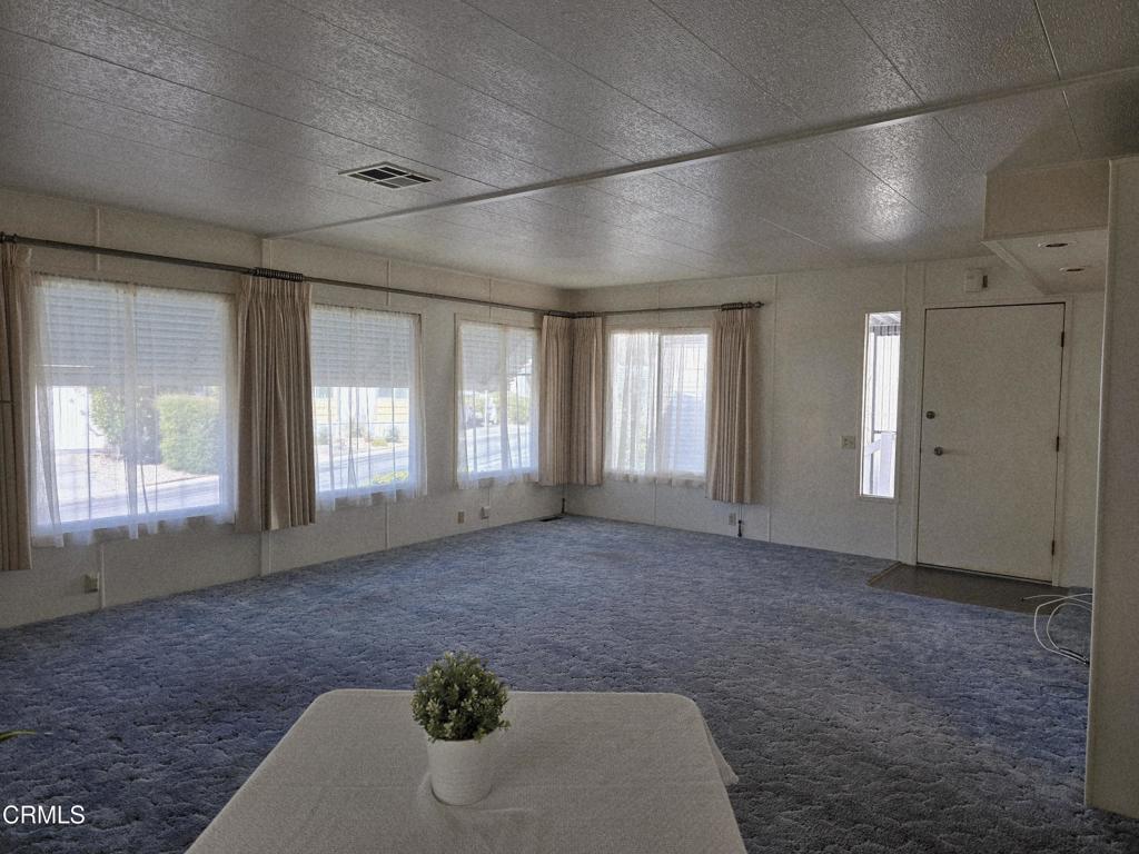 MLS #V1-33067 image #6