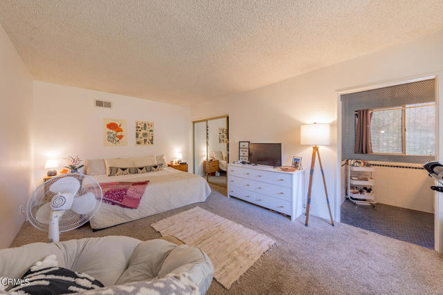 MLS #V1-33069 image #10