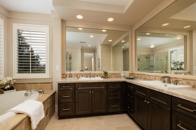 MLS #V1-33075 image #13