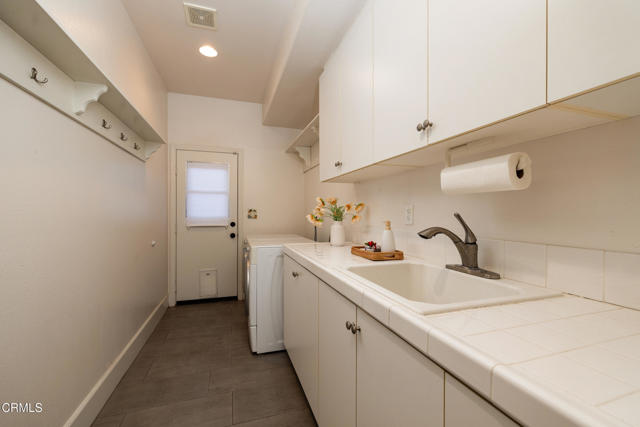 MLS #V1-33075 image #23