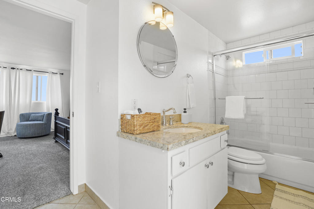 MLS #V1-33094 image #5