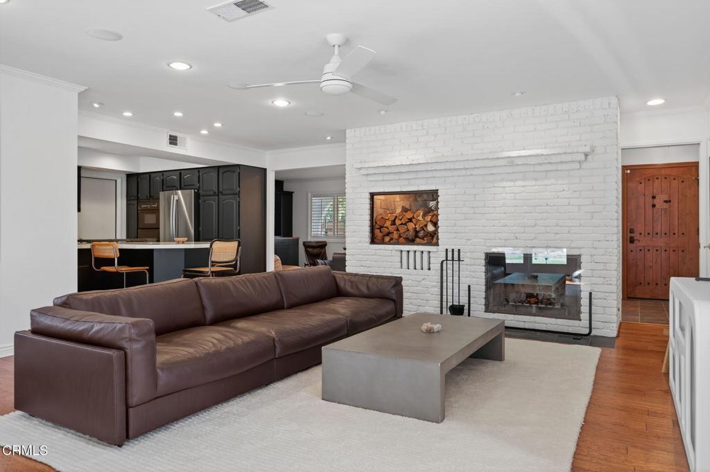 MLS #V1-33095 image #10