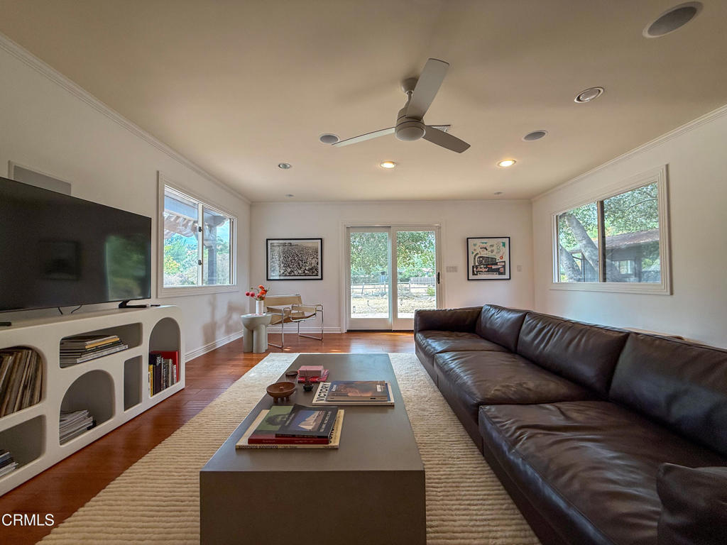 MLS #V1-33095 image #15