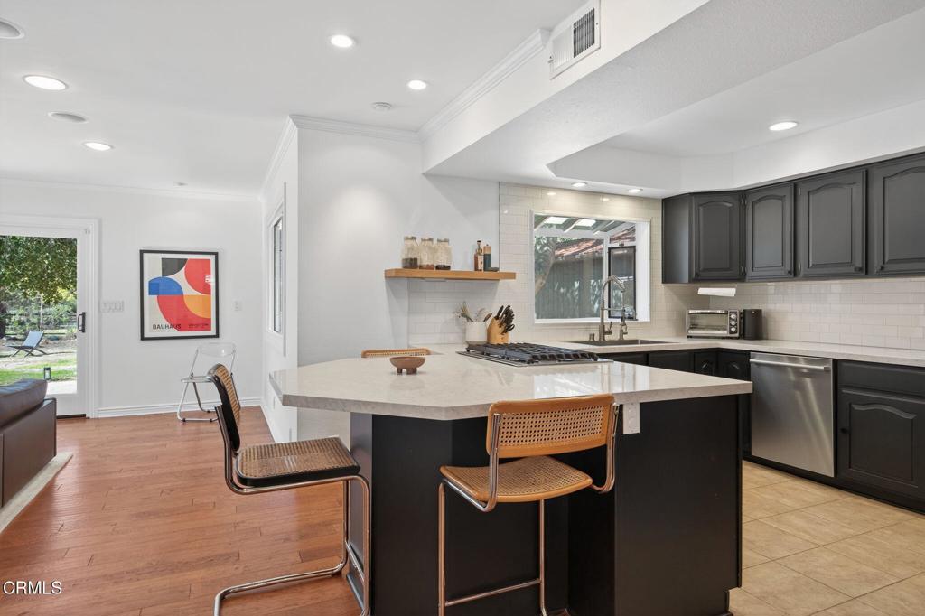 MLS #V1-33095 image #19