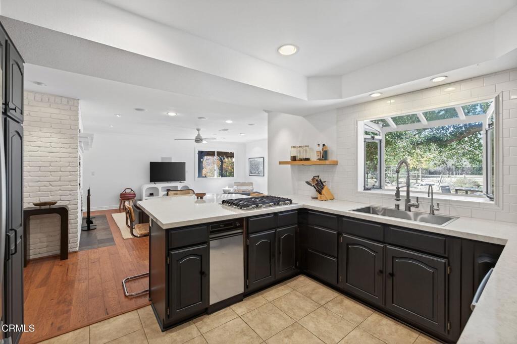 MLS #V1-33095 image #21