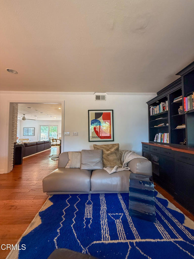 MLS #V1-33095 image #28