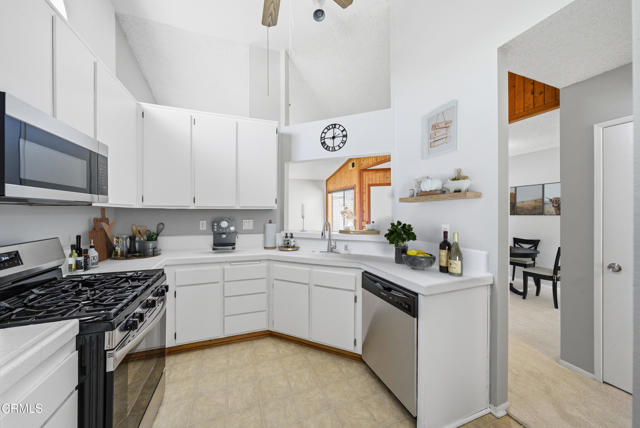 MLS #V1-33098 image #5