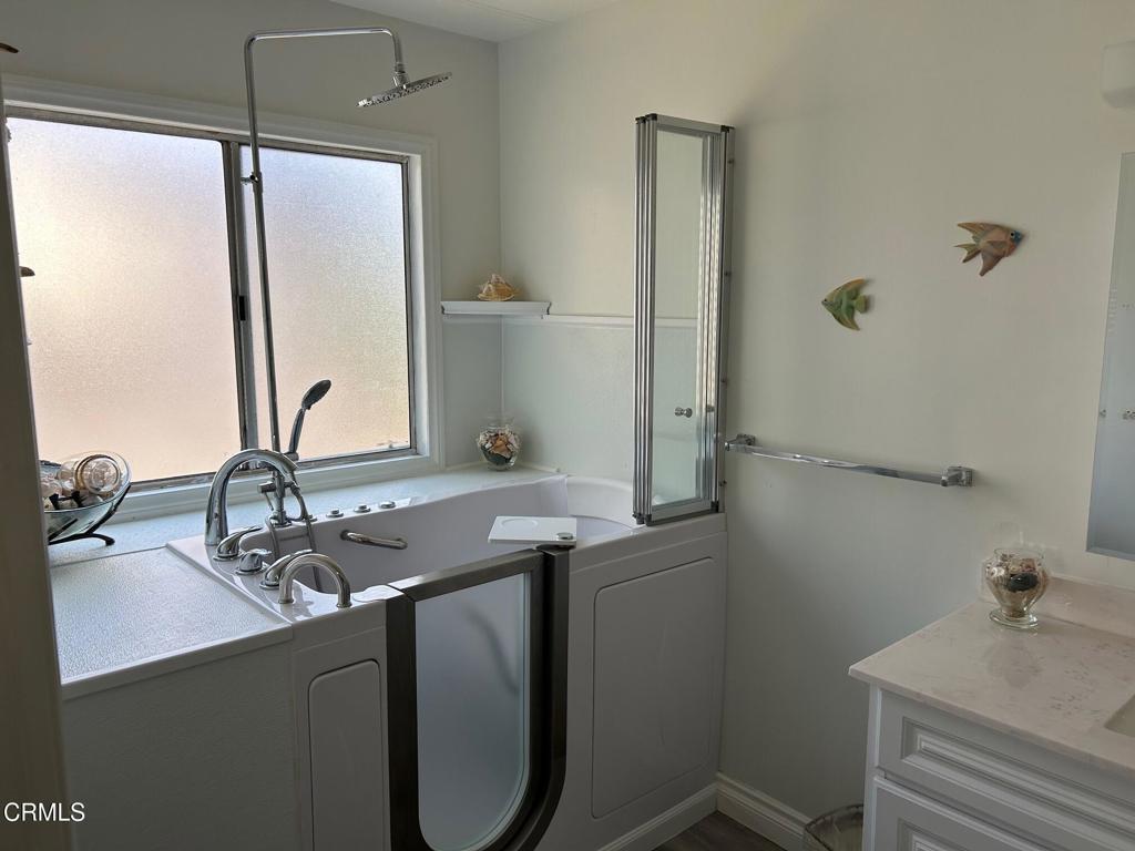 MLS #V1-33103 image #18