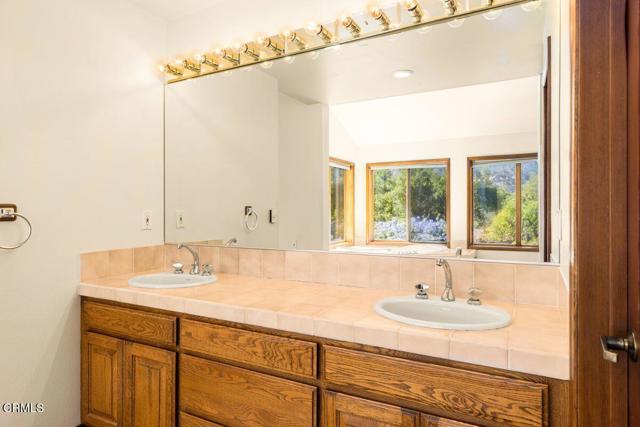 MLS #V1-33105 image #24