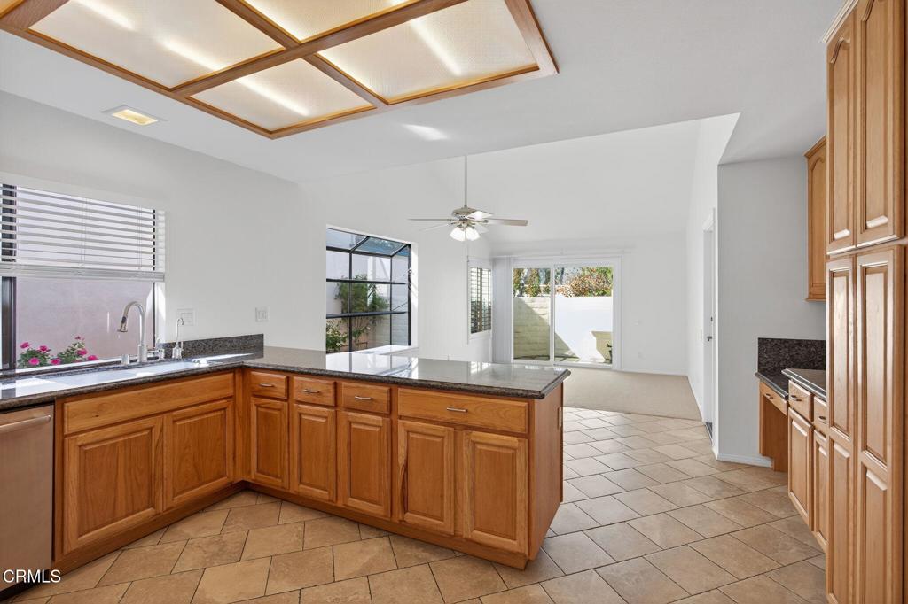 MLS #V1-33115 image #10