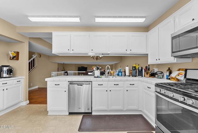 MLS #V1-33117 image #10