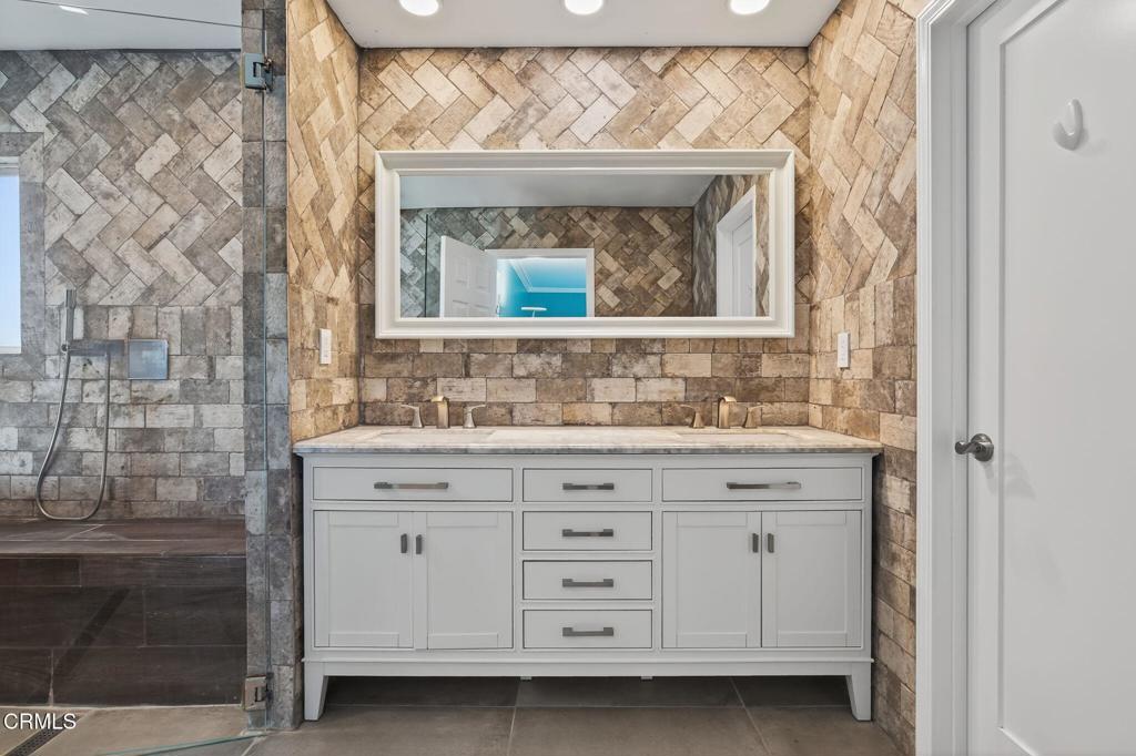 MLS #V1-33119 image #19