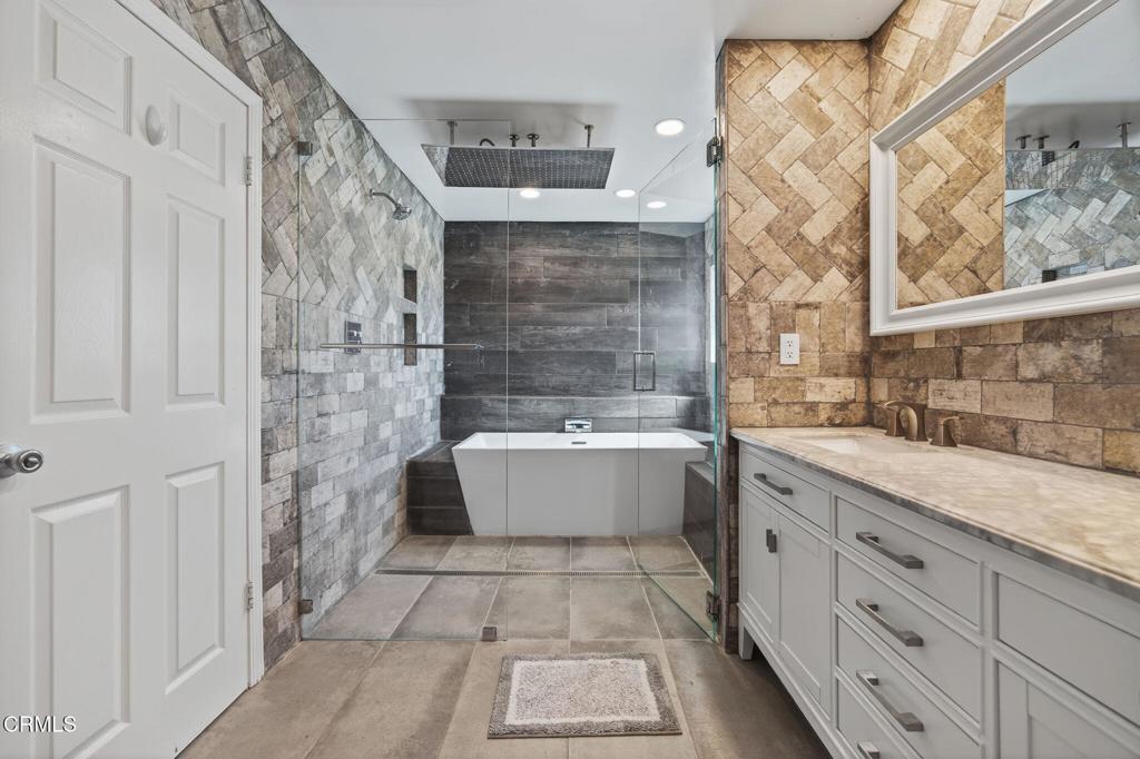 MLS #V1-33119 image #20