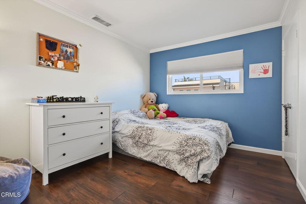 MLS #V1-33119 image #24