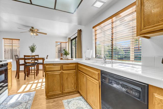 MLS #V1-33122 image #10