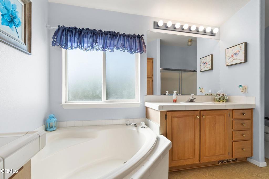 MLS #V1-33124 image #22