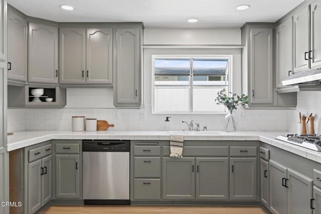 MLS #V1-33136 image #9