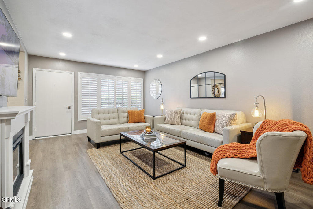 MLS #V1-33140 image #3