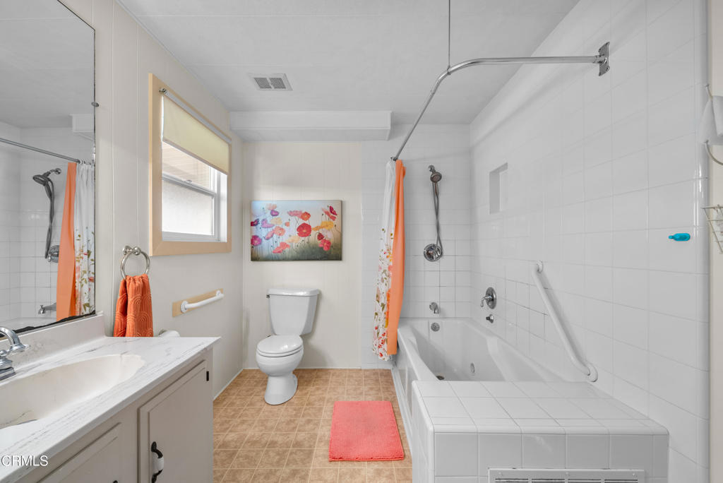 MLS #V1-33148 image #12