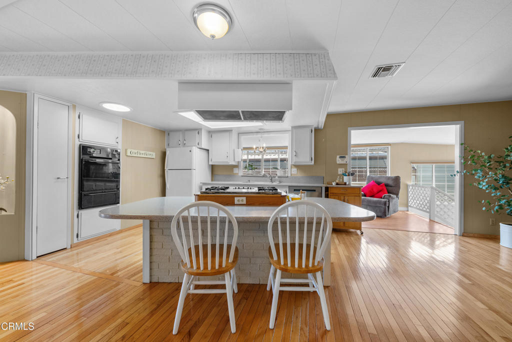 MLS #V1-33148 image #17