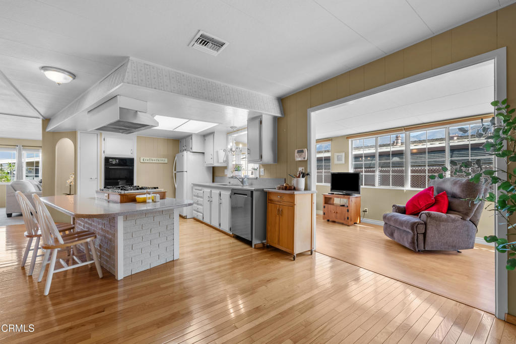 MLS #V1-33148 image #18