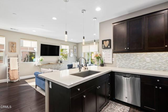 MLS #V1-33151 image #3