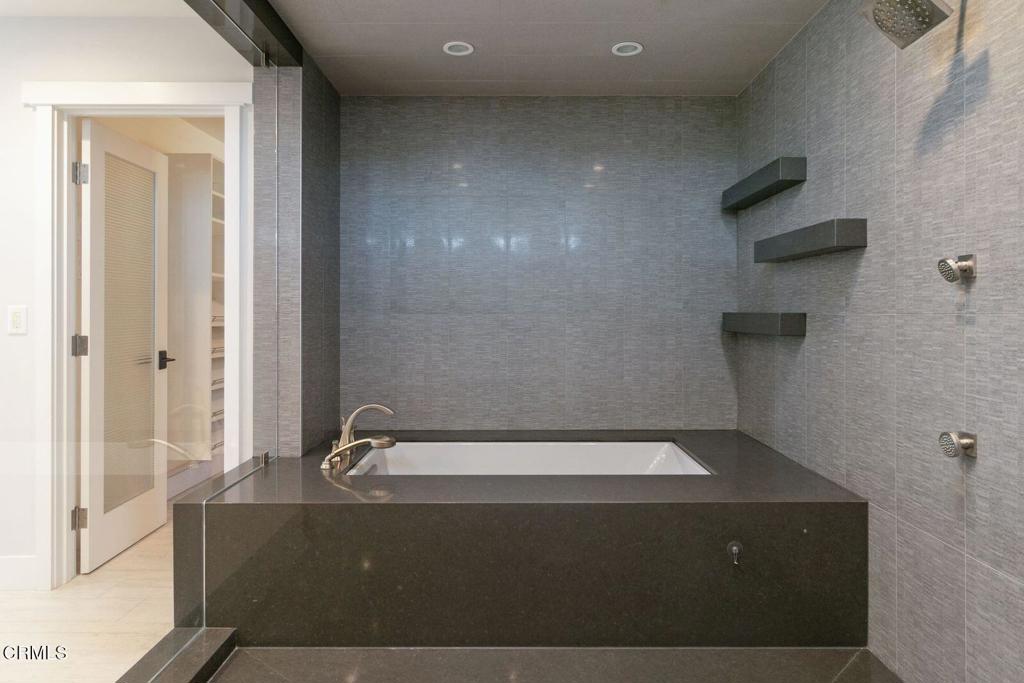 MLS #V1-33161 image #38