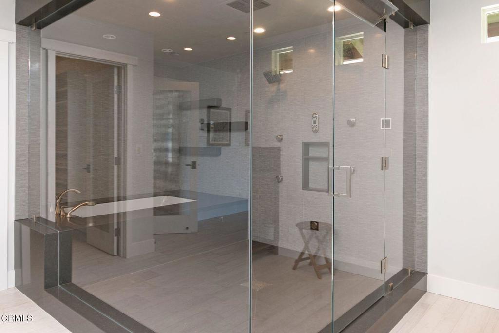 MLS #V1-33161 image #44